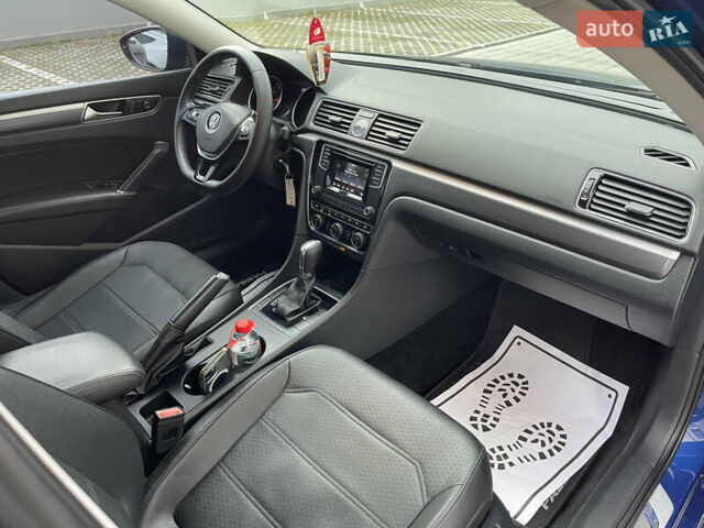 Синий Фольксваген Пассат, объемом двигателя 1.8 л и пробегом 219 тыс. км за 12900 $, фото 18 на Automoto.ua