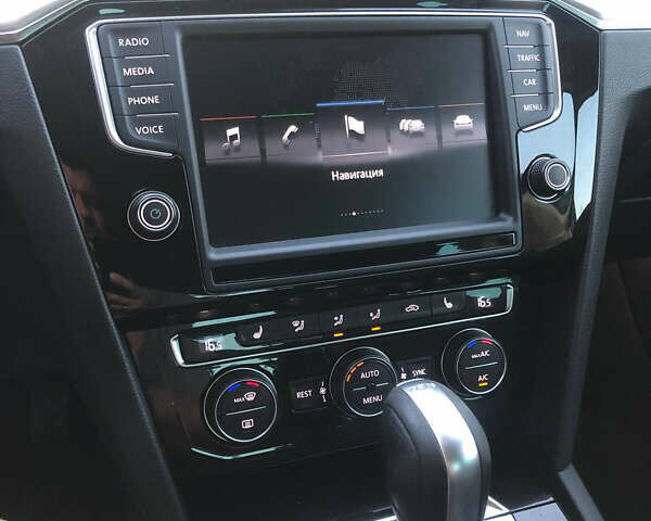 Синій Фольксваген Пассат, об'ємом двигуна 2 л та пробігом 263 тис. км за 16200 $, фото 26 на Automoto.ua