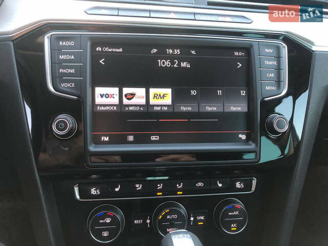 Синій Фольксваген Пассат, об'ємом двигуна 2 л та пробігом 263 тис. км за 16200 $, фото 24 на Automoto.ua