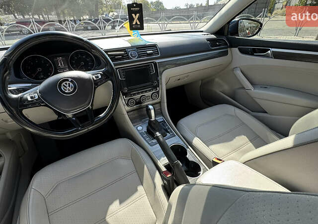 Синий Фольксваген Пассат, объемом двигателя 1.8 л и пробегом 160 тыс. км за 14500 $, фото 7 на Automoto.ua