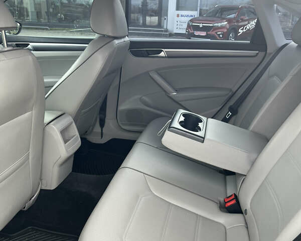 Синий Фольксваген Пассат, объемом двигателя 1.8 л и пробегом 100 тыс. км за 15200 $, фото 20 на Automoto.ua