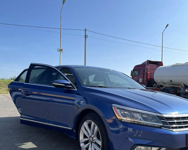 Синій Фольксваген Пассат, об'ємом двигуна 1.8 л та пробігом 226 тис. км за 12999 $, фото 4 на Automoto.ua