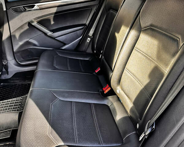 Синий Фольксваген Пассат, объемом двигателя 1.8 л и пробегом 180 тыс. км за 13300 $, фото 20 на Automoto.ua