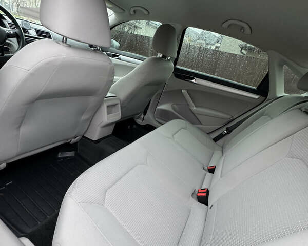 Синій Фольксваген Пассат, об'ємом двигуна 1.8 л та пробігом 98 тис. км за 12500 $, фото 16 на Automoto.ua