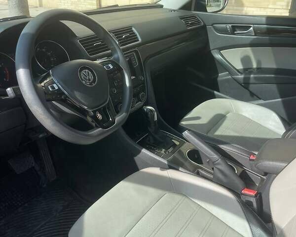 Фольксваген Пассат 2016 в Киеве на Automoto.ua Синий Фольксваген Пассат, объемом двигателя 1.8 л и пробегом 123 тыс. км за 11400 $, фото 7 на Automoto.ua