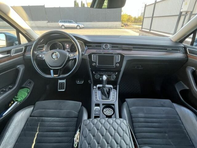 Синій Фольксваген Пассат, об'ємом двигуна 2 л та пробігом 220 тис. км за 17000 $, фото 11 на Automoto.ua