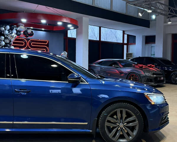 Синій Фольксваген Пассат, об'ємом двигуна 1.78 л та пробігом 159 тис. км за 11500 $, фото 10 на Automoto.ua