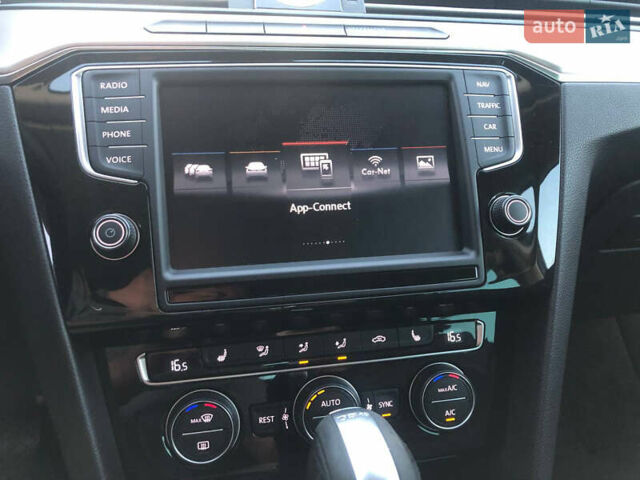 Синій Фольксваген Пассат, об'ємом двигуна 2 л та пробігом 263 тис. км за 16200 $, фото 27 на Automoto.ua