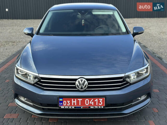 Синій Фольксваген Пассат, об'ємом двигуна 2 л та пробігом 262 тис. км за 16999 $, фото 3 на Automoto.ua