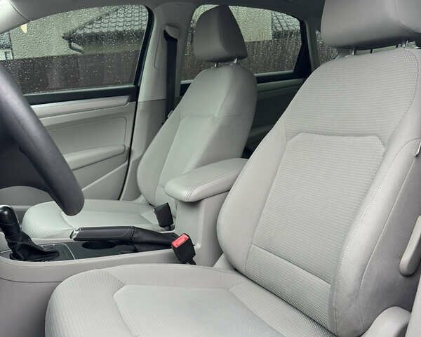 Синій Фольксваген Пассат, об'ємом двигуна 1.8 л та пробігом 98 тис. км за 12500 $, фото 12 на Automoto.ua