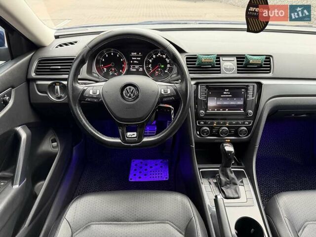 Синий Фольксваген Пассат, объемом двигателя 1.8 л и пробегом 179 тыс. км за 13800 $, фото 47 на Automoto.ua