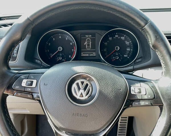 Синій Фольксваген Пассат, об'ємом двигуна 1.8 л та пробігом 226 тис. км за 12999 $, фото 9 на Automoto.ua