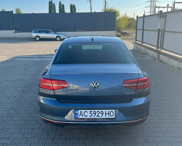 Синий Фольксваген Пассат, объемом двигателя 2 л и пробегом 220 тыс. км за 17400 $, фото 4 на Automoto.ua