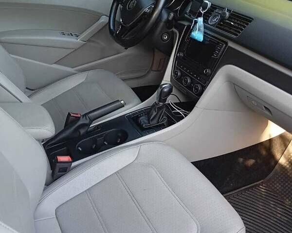 Синій Фольксваген Пассат, об'ємом двигуна 1.8 л та пробігом 110 тис. км за 14500 $, фото 9 на Automoto.ua