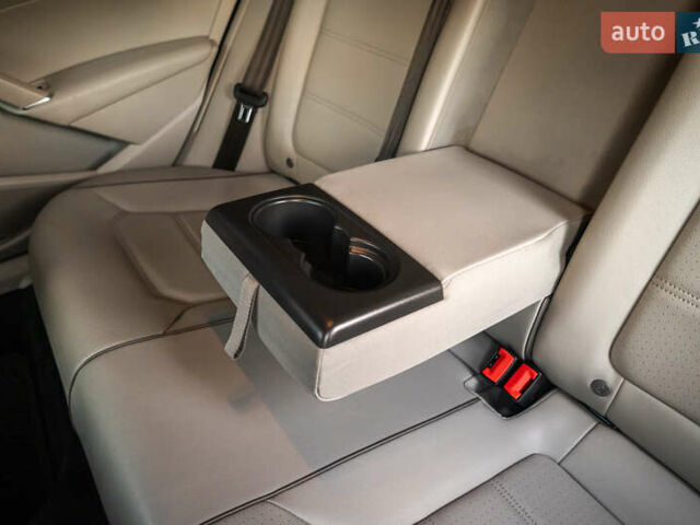 Синий Фольксваген Пассат, объемом двигателя 1.98 л и пробегом 98 тыс. км за 18000 $, фото 31 на Automoto.ua