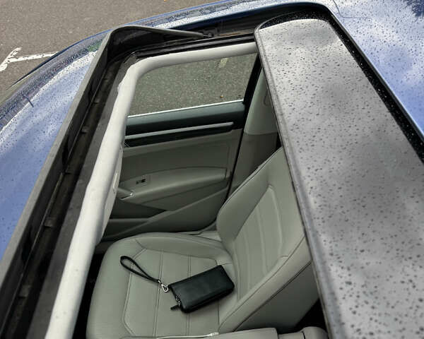 Синий Фольксваген Пассат, объемом двигателя 1.8 л и пробегом 160 тыс. км за 12950 $, фото 24 на Automoto.ua