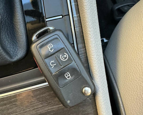 Синій Фольксваген Пассат, об'ємом двигуна 1.8 л та пробігом 93 тис. км за 13950 $, фото 46 на Automoto.ua