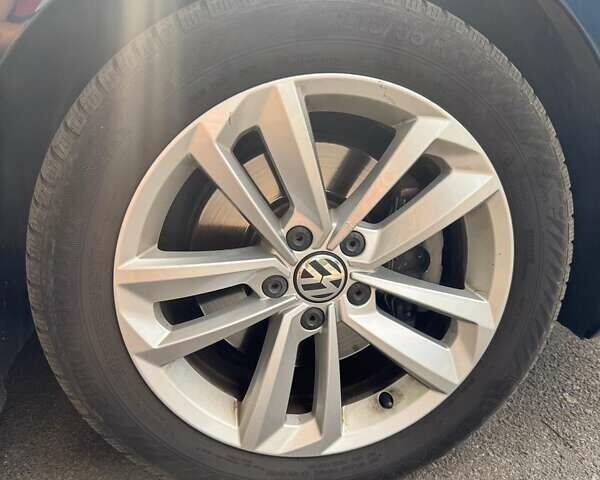 Фольксваген Пассат 2017 в Борисполе на Automoto.ua Синий Фольксваген Пассат, объемом двигателя 1.98 л и пробегом 169 тыс. км за 14900 $, фото 20 на Automoto.ua