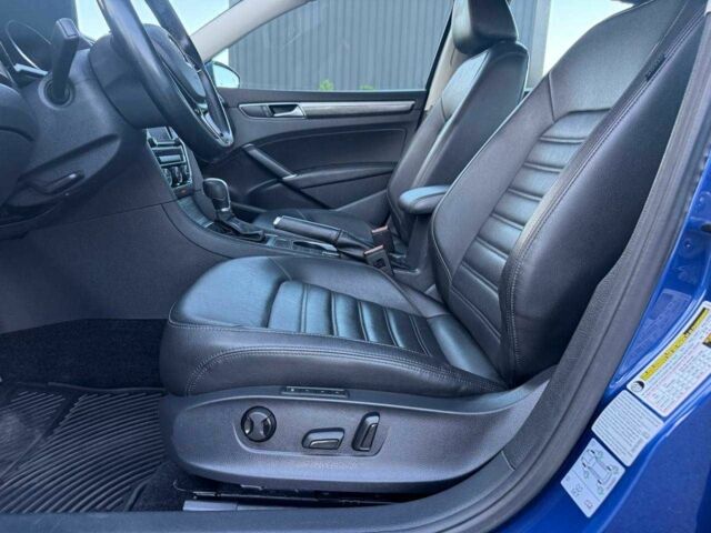 Синий Фольксваген Пассат, объемом двигателя 1.8 л и пробегом 246 тыс. км за 13900 $, фото 14 на Automoto.ua