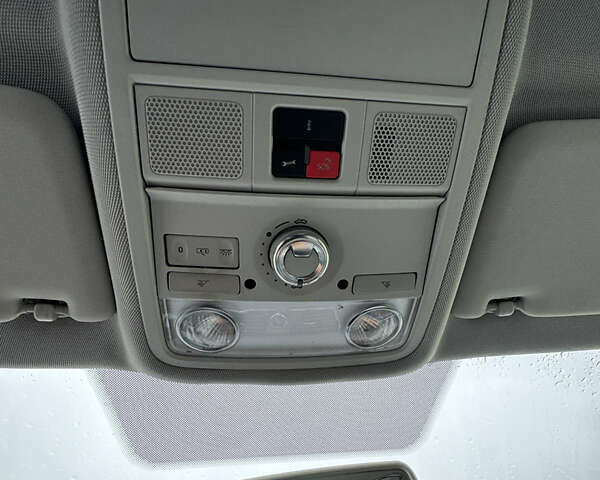 Синий Фольксваген Пассат, объемом двигателя 1.8 л и пробегом 160 тыс. км за 12950 $, фото 88 на Automoto.ua