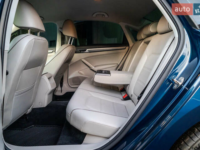 Синий Фольксваген Пассат, объемом двигателя 1.98 л и пробегом 98 тыс. км за 18000 $, фото 30 на Automoto.ua