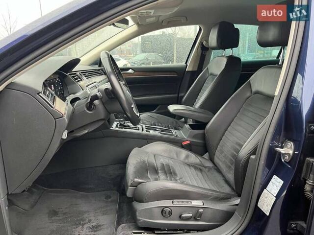 Синий Фольксваген Пассат, объемом двигателя 1.97 л и пробегом 66 тыс. км за 25990 $, фото 8 на Automoto.ua