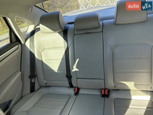 Синий Фольксваген Пассат, объемом двигателя 1.8 л и пробегом 110 тыс. км за 15500 $, фото 27 на Automoto.ua