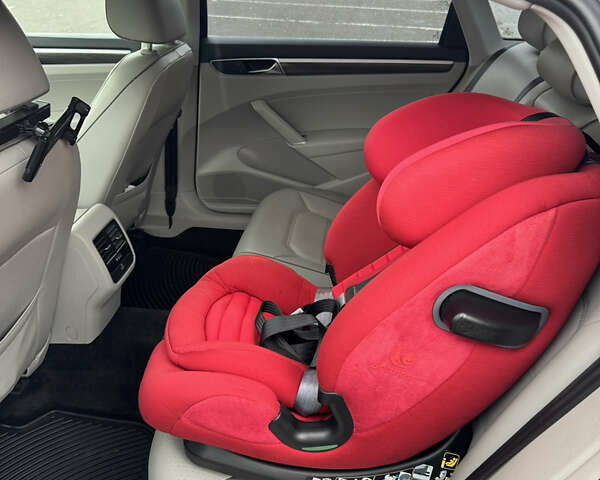 Синий Фольксваген Пассат, объемом двигателя 1.8 л и пробегом 160 тыс. км за 12950 $, фото 43 на Automoto.ua