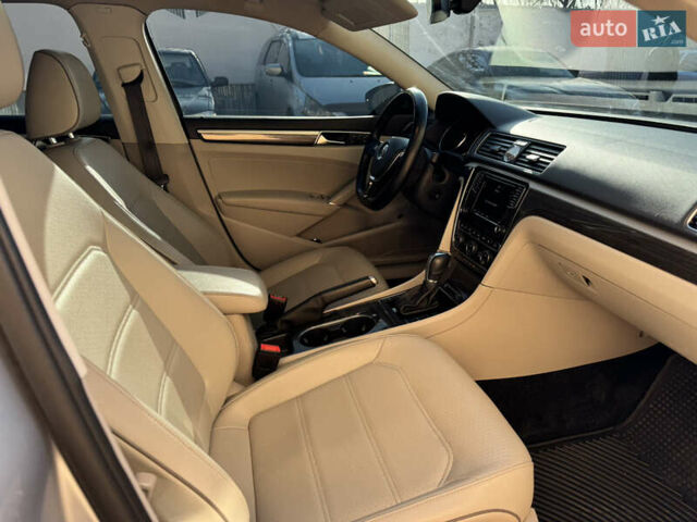 Синій Фольксваген Пассат, об'ємом двигуна 1.8 л та пробігом 93 тис. км за 13950 $, фото 28 на Automoto.ua