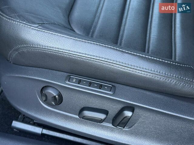 Синій Фольксваген Пассат, об'ємом двигуна 1.8 л та пробігом 248 тис. км за 13900 $, фото 20 на Automoto.ua