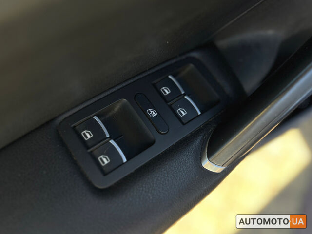 Синій Фольксваген Пассат, об'ємом двигуна 1.8 л та пробігом 127 тис. км за 15600 $, фото 17 на Automoto.ua