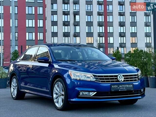 Синій Фольксваген Пассат, об'ємом двигуна 1.8 л та пробігом 248 тис. км за 13900 $, фото 4 на Automoto.ua