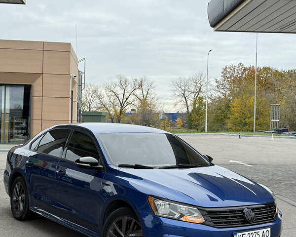 Синий Фольксваген Пассат, объемом двигателя 1.8 л и пробегом 276 тыс. км за 10999 $, фото 6 на Automoto.ua