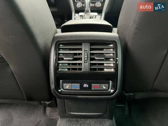 Синий Фольксваген Пассат, объемом двигателя 1.97 л и пробегом 66 тыс. км за 25990 $, фото 23 на Automoto.ua