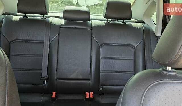 Синий Фольксваген Пассат, объемом двигателя 1.98 л и пробегом 117 тыс. км за 16500 $, фото 17 на Automoto.ua