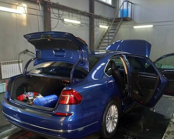 Синий Фольксваген Пассат, объемом двигателя 1.8 л и пробегом 135 тыс. км за 14700 $, фото 5 на Automoto.ua