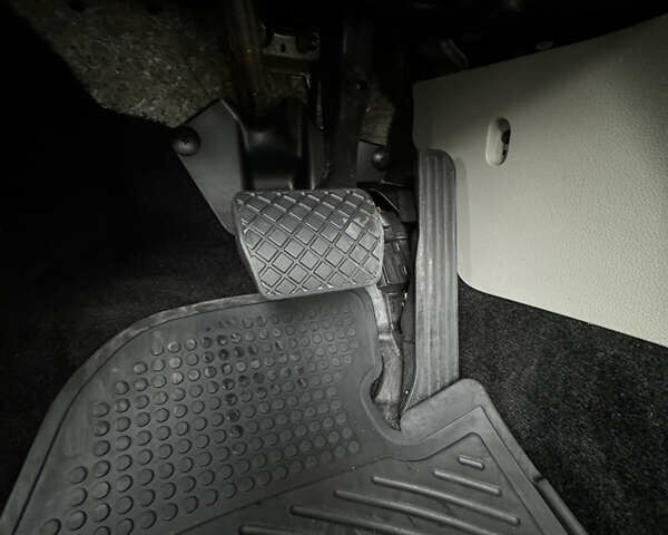 Синий Фольксваген Пассат, объемом двигателя 1.8 л и пробегом 160 тыс. км за 12950 $, фото 72 на Automoto.ua