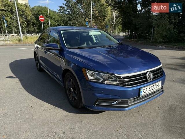 Синий Фольксваген Пассат, объемом двигателя 1.8 л и пробегом 152 тыс. км за 14000 $, фото 1 на Automoto.ua