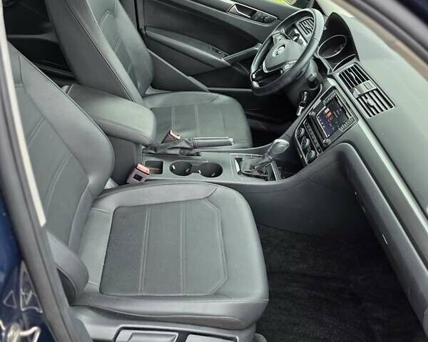 Синий Фольксваген Пассат, объемом двигателя 2 л и пробегом 80 тыс. км за 13600 $, фото 15 на Automoto.ua