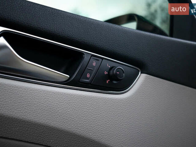 Синий Фольксваген Пассат, объемом двигателя 1.98 л и пробегом 98 тыс. км за 18000 $, фото 33 на Automoto.ua