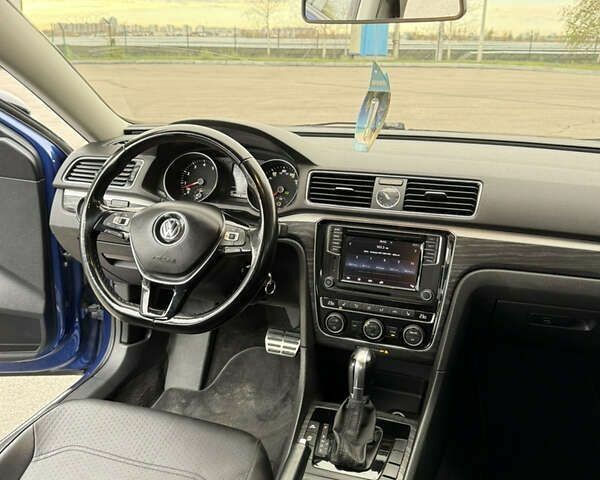 Синій Фольксваген Пассат, об'ємом двигуна 1.8 л та пробігом 276 тис. км за 10999 $, фото 13 на Automoto.ua