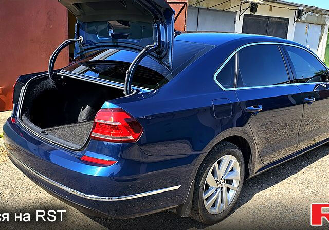 Синий Фольксваген Пассат, объемом двигателя 2 л и пробегом 117 тыс. км за 16850 $, фото 2 на Automoto.ua