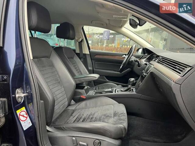 Синий Фольксваген Пассат, объемом двигателя 1.97 л и пробегом 66 тыс. км за 25990 $, фото 11 на Automoto.ua