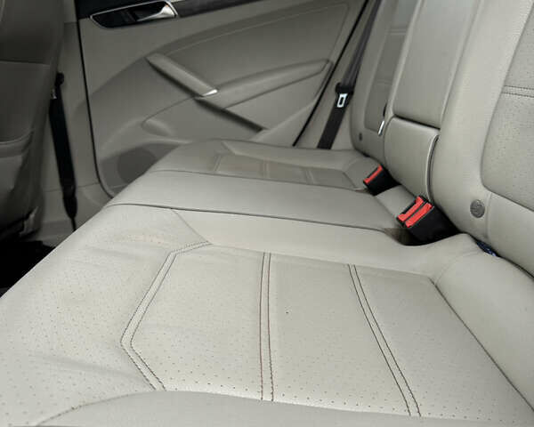 Синий Фольксваген Пассат, объемом двигателя 1.8 л и пробегом 160 тыс. км за 12950 $, фото 45 на Automoto.ua