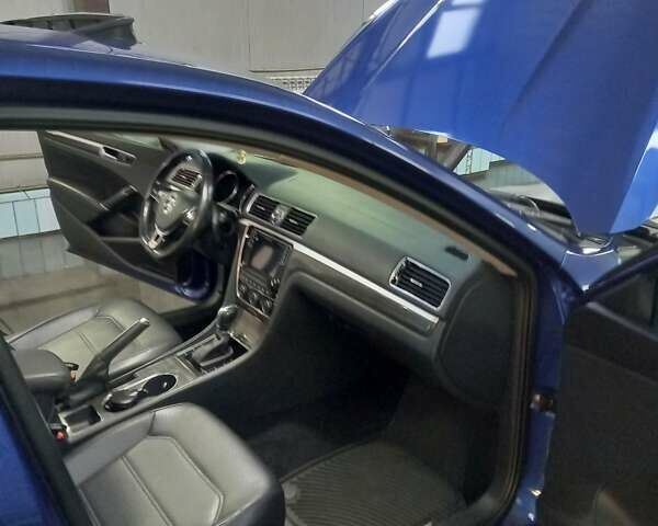 Синий Фольксваген Пассат, объемом двигателя 1.8 л и пробегом 135 тыс. км за 14700 $, фото 4 на Automoto.ua