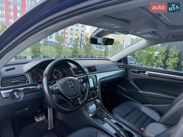 Синій Фольксваген Пассат, об'ємом двигуна 1.8 л та пробігом 248 тис. км за 13900 $, фото 18 на Automoto.ua