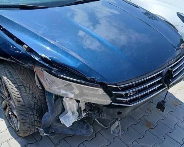 Синий Фольксваген Пассат, объемом двигателя 2 л и пробегом 143 тыс. км за 7900 $, фото 1 на Automoto.ua