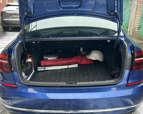 Синий Фольксваген Пассат, объемом двигателя 1.8 л и пробегом 147 тыс. км за 15999 $, фото 15 на Automoto.ua