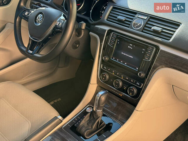 Синій Фольксваген Пассат, об'ємом двигуна 1.8 л та пробігом 93 тис. км за 13950 $, фото 30 на Automoto.ua