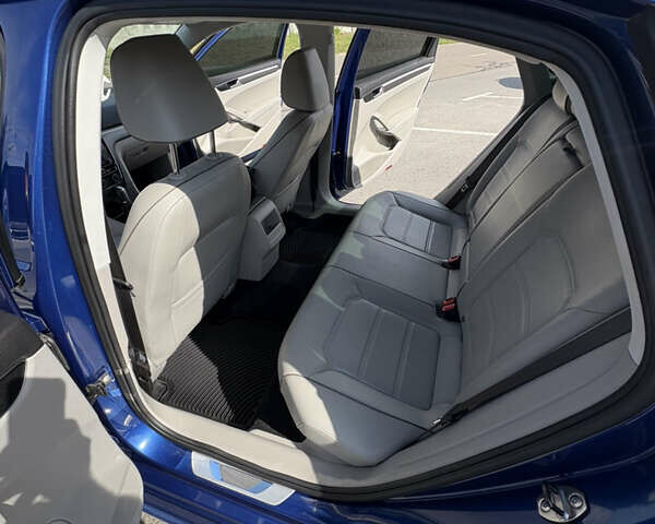 Синий Фольксваген Пассат, объемом двигателя 1.8 л и пробегом 118 тыс. км за 15900 $, фото 11 на Automoto.ua